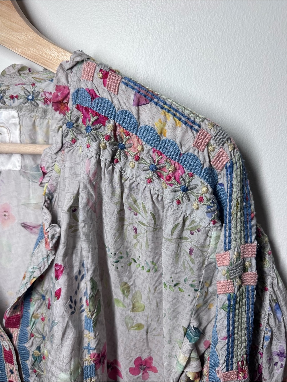 Johnny Was BIYA Embroidered Floral Tunic Blouse Top Small - Picture 5 of 11